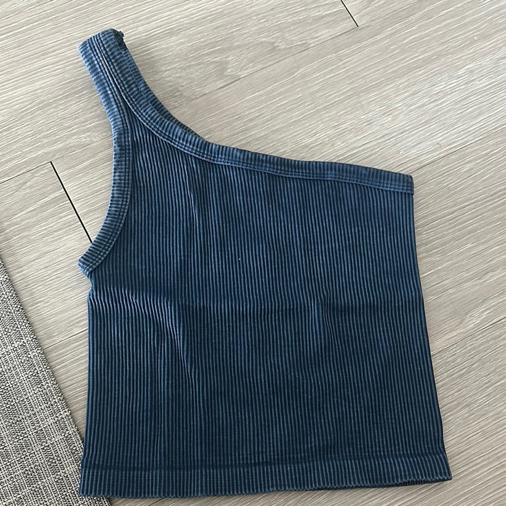 Niki Biki One-Shoulder Ribbed Top in Blue